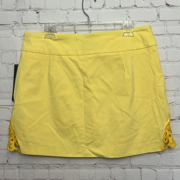 Bella Rose Yellow Stretch Skort with Crochet Details - Picture 4 of 9